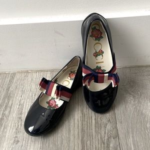 Gucci girls patent leather shoes size 29